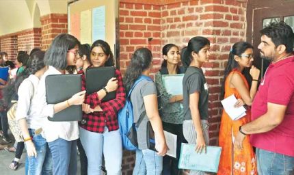 मध्य प्रदेश में शहीद परिवारों को बड़ा सम्मान, हर कोर्स में पत्नी और बच्चों के लिए सीट आरक्षित