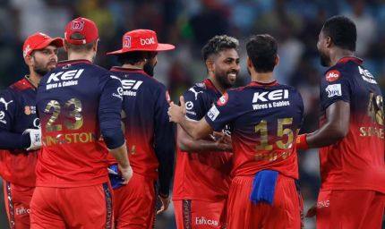 RCB ने रचा इतिहास, IPL प्लेऑफ में पहुंचने वाली पहली टीम बनी, पंजाब की लगातार छठी हार