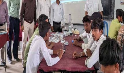 तकनीक की नई उड़ान: उन्मुखीकरण कार्यक्रम में विद्यार्थी सीख रहे AI, रोबोटिक्स और ड्रोन