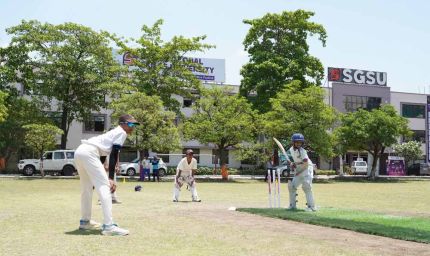 स्कोप ग्लोबलस्किल्स यूनिवर्सिटी के "समर कार्निवल 2026" में स्टूडेंट्स दिखा रहे टैलेंट