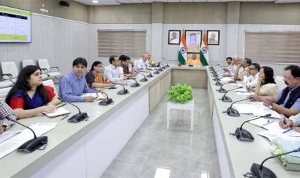 भीषण गर्मी पर सीएम योगी ने दिए सभी विभागों को अलर्ट रहने के निर्देश