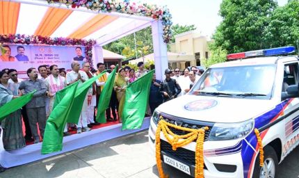 सुरक्षित छत्तीसगढ़ की ओर कदमः ‘नेक्स्ट जेन सीजी डायल-112’ के आधुनिक वाहनों को हरी झंडी