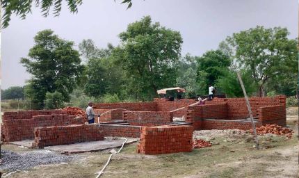 रांची में आंगनबाड़ी भवन निर्माण में लापरवाही पर बड़ा एक्शन, अंचल अधिकारियों को शोकॉज नोटिस