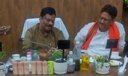 सतावर की खेती से किसानों की होगी बंपर कमाई, खेत की मेड़ बनेगी अतिरिक्त आय का जरिया