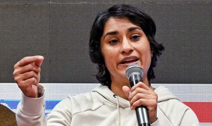 ‘मां बनना गुनाह नहीं’, विनेश मामले में WFI पर सख्त हुआ दिल्ली हाई कोर्ट‘मां बनना गुनाह नहीं’, विनेश मामले में WFI पर सख्त हुआ दिल्ली हाई कोर्ट
