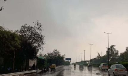 दिल्ली-NCR में झमाझम बारिश से बदला मौसम, भीषण गर्मी से लोगों को बड़ी राहत