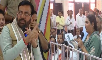 ‘बेटे संग खा लूंगी जहर’ कह रो पड़ी महिला, सीएम नायब सैनी ने अफसरों को लगाई कड़ी फटकार