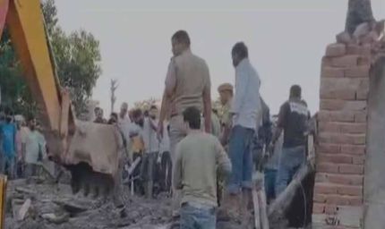 जालंधर में जर्जर मकान ढहा, मलबे में दबकर मजदूर की मौत; तीन घायल