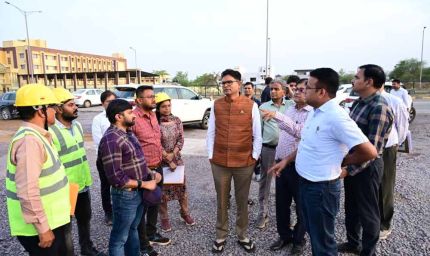 वित्त मंत्री  ओपी चौधरी ने नवा रायपुर में विकास कार्यों का किया निरीक्षण
