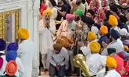 अमृतसर में बड़ा हादसा! गुरुद्वारा शहीदां साहिब की छत गिरी, महिला समेत 2 सेवादारों की मौत