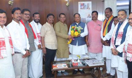 मुख्यमंत्री विष्णुदेव साय से सर्व आदिवासी समाज के प्रतिनिधिमंडल की सौजन्य मुलाकात