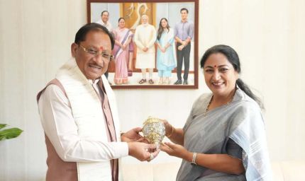 दिल्ली में CM विष्णु देव साय की CM रेखा गुप्ता से मुलाकात, सुशासन और विकास पर चर्चा