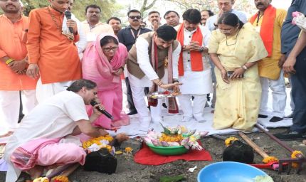 मुख्यमंत्री डॉ. यादव ने गंगा दशहरा पर देवी सागर तालाब में किया श्रमदान