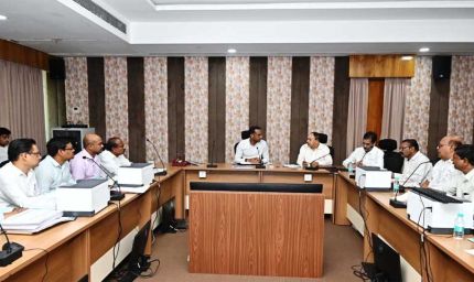 नागरिकों की सुविधा सर्वोपरि, भविष्य की जरुरतों के अनुरूप करें निर्माण'