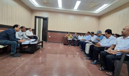 लोक निर्माण विभाग के सचिव ने सड़कों का काम देखा