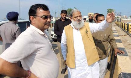 यमुनानगर में मंत्री अनिल विज का सख्त अंदाज, अधिकारियों को लगाई फटकार; बोले- गलत काम करने वालों को ठीक करने आया हूं