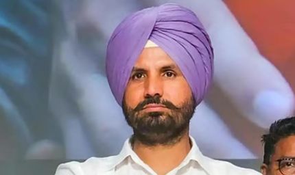 पंजाब कांग्रेस में फिलहाल नहीं होगा बदलाव, हाईकमान के संकेत; मीटिंग छोड़कर निकले प्रताप बाजवा