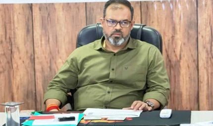 खाद वितरण में गड़बड़ी पर कलेक्टर सख्त, 66 अधिकारी-कर्मचारियों को थमाए नोटिस