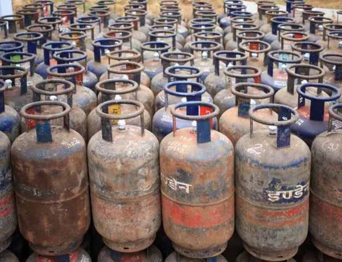 पंजाब में कमर्शियल सिलेंडर की कीमत में 1 हजार रुपए की बढ़ोतरी, HP सिलेंडर अब 3190 में मिलेगा