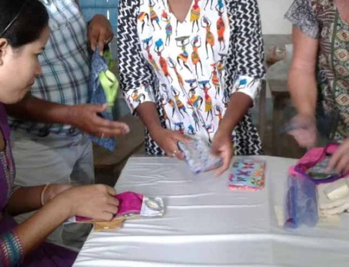 Barnala की संस्था का सराहनीय काम: 6800 महिलाओं को तीन-तीन महीने के सेनेटरी पैड वितरित