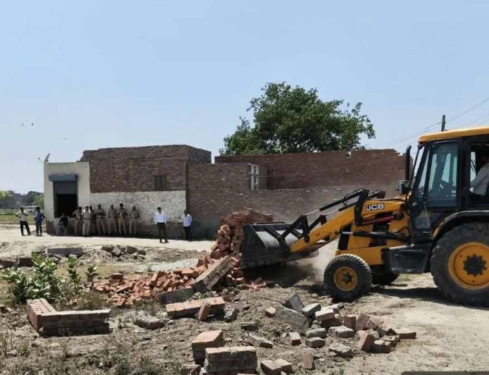 पानीपत में अवैध कॉलोनियों पर बड़ी कार्रवाई, 29 सड़कें और 18 प्लॉट की नींव ध्वस्त