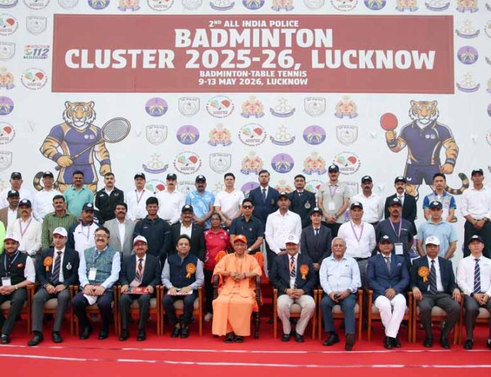 सीएम का खिलाड़ियों को प्रेरणादायक मंत्र: जैसे शटल कॉक नहीं गिरने देते, वैसे ही सपनों को टूटने न दें