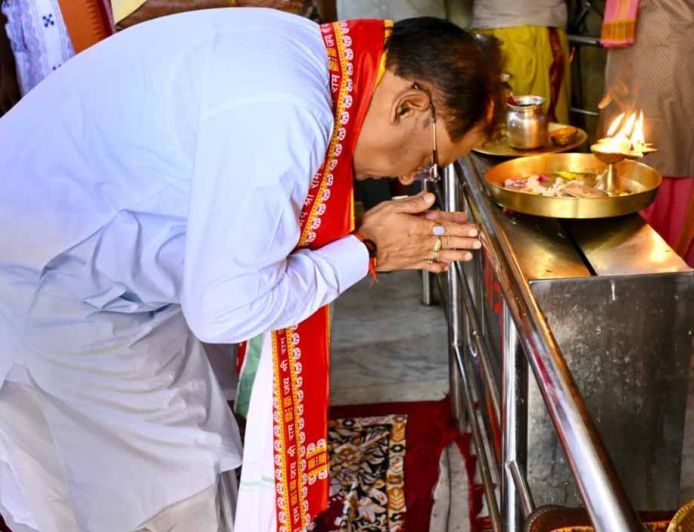 विष्णुदेव साय हरिनाम संकीर्तन नामयज्ञ में हुए शामिल, श्री जगन्नाथ मंदिर में पूजा कर प्रदेश की खुशहाली की कामना