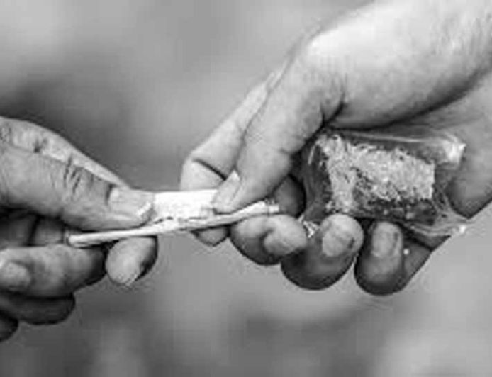 अलीगढ़ में गांजा तस्करी केस में बड़ा खुलासा, सिपाही प्रबल प्रताप निलंबित