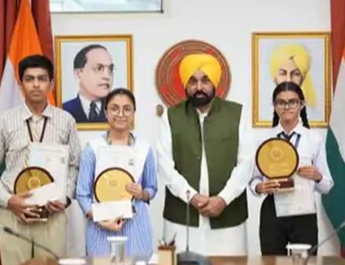 पंजाब बोर्ड टॉपर्स से मिलेंगे CM मान, सम्मान के साथ देंगे स्कॉलरशिप चेक