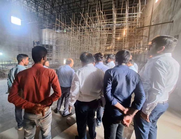 'सड़क खंडों के समग्र विकास की कार्ययोजना बनाकर करें काम, भविष्य की जरुरतों के अनुरूप एक साथ स्वीकृत कराएं फ्लाई-ओवर्स'