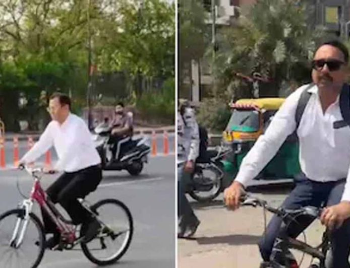 जयपुर में साइकिल से हाईकोर्ट पहुंचे जस्टिस समीर जैन, ईंधन बचत की मुहिम को मिला समर्थन