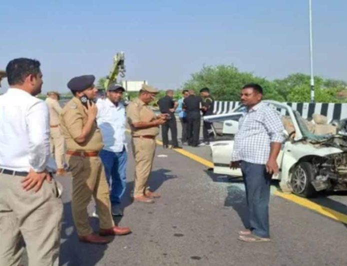 पूर्वांचल एक्सप्रेस-वे पर भीषण हादसा, कंटेनर से टकराई कार; दंपती समेत 5 की मौत