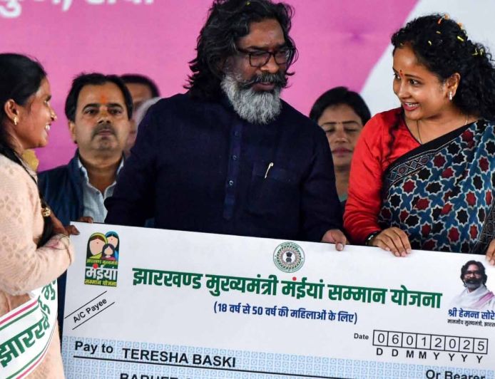 हेमंत सोरेन का बड़ा बयान: महिलाओं को बिना मुख्यधारा में लाए राज्य का विकास असंभव