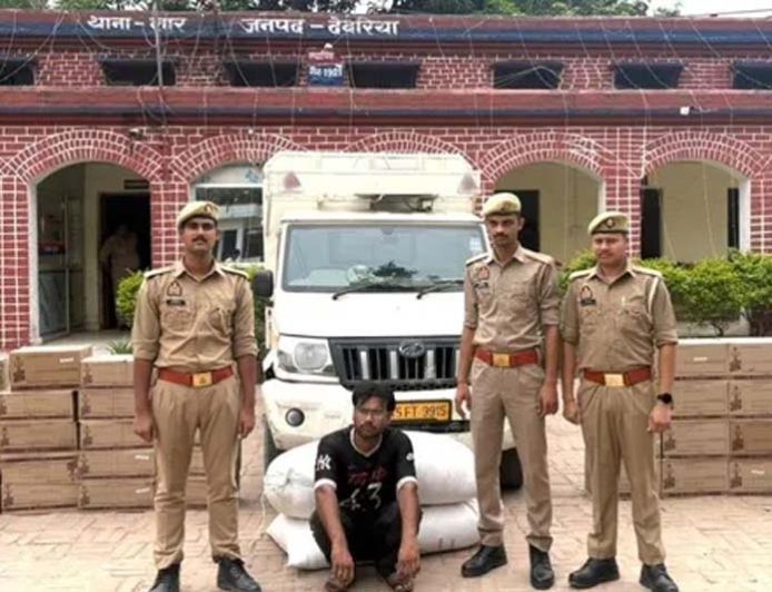 बिहार सीमा पर पुलिस की बड़ी कार्रवाई, 5.14 लाख की अवैध अंग्रेजी शराब जब्त; तस्कर गिरफ्तार