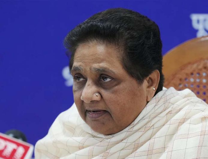 मायावती से मिलने पहुंचे कांग्रेस नेता को नहीं मिली एंट्री, BSP प्रमुख ने गेट से लौटाया