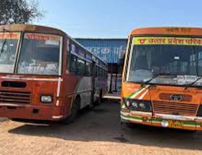 उत्तर प्रदेश परिवहन निगम की बसों की लाइव ट्रैकिंग से सुरक्षित बनाया जा रहा यात्रियों का सफर