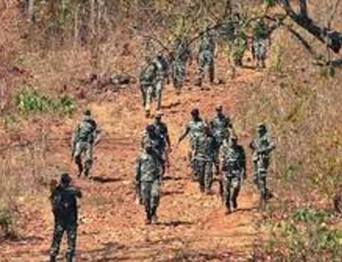 गरीबी से हथियार तक और फिर वापसी: नक्सली कमांडरों की कहानी