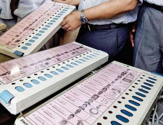 EVM ट्रेनिंग पर चुनाव आयोगों में टकराव, पंजाब ने मांगे 15 दिन तो ECI बोला-15 मिनट काफी