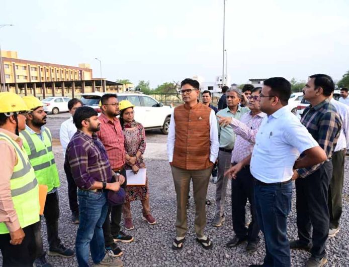 वित्त मंत्री  ओपी चौधरी ने नवा रायपुर में विकास कार्यों का किया निरीक्षण