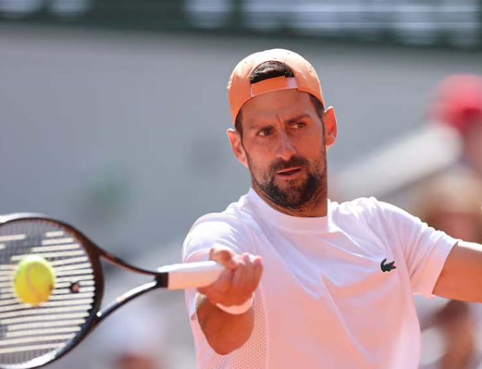 French Open 2026 में जोकोविच का बड़ा धमाका, कोर्ट पर उतरते ही तोड़ा फेडरर का वर्ल्ड रिकॉर्ड