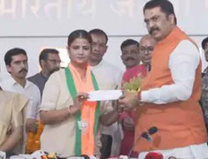 RJD की ‘मुखिया दीदी’ ने थामा BJP का दामन, बिहार की राजनीति में हलचल तेज