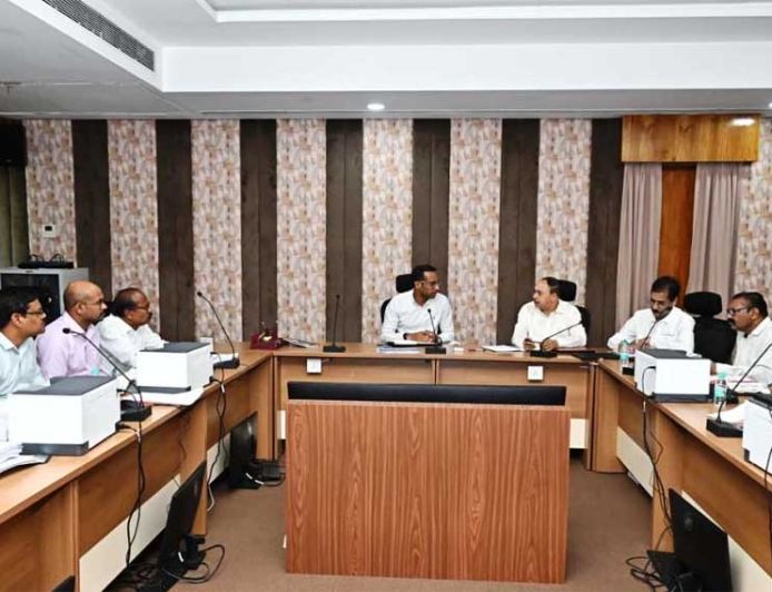 नागरिकों की सुविधा सर्वोपरि, भविष्य की जरुरतों के अनुरूप करें निर्माण'