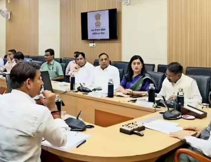 दिल्ली में पार्किंग संकट से राहत की तैयारी, 3000 जगहों की पहचान का निर्देश
