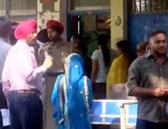 पंजाब निकाय चुनाव पर बवाल, गड़बड़ी के आरोप लेकर राज्य चुनाव आयुक्त से मिला भाजपा प्रतिनिधिमंडल