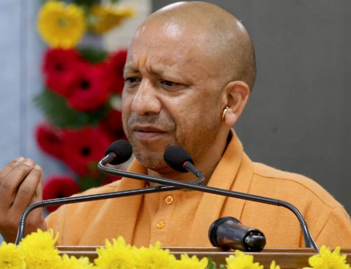 मुख्यमंत्री ने विभिन्न योजनाओं के लाभार्थियों को किया सम्मानित