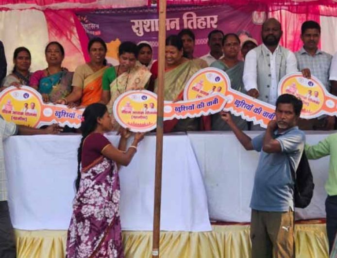 रायपुर : ’सुशासन तिहार 2026: टेम्पू शिविर में 534 आवेदन प्राप्त, हितग्राहियों को मिला योजनाओं का लाभ’