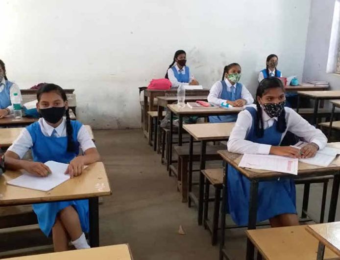 CG में बोर्ड परीक्षा में बड़ा खेल! दूसरे स्कूल के UDISE कोड पर दिलाई परीक्षा, शिक्षा विभाग घिरा