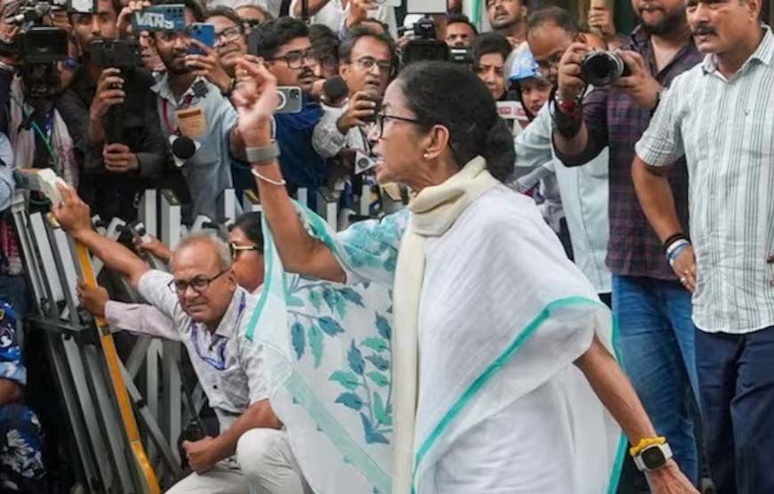 3 घंटे तक ममता की मौजूदगी, कार्यकर्ताओं का पहरा: टीएमसी के आरोप और EC का जवाब एक साथ