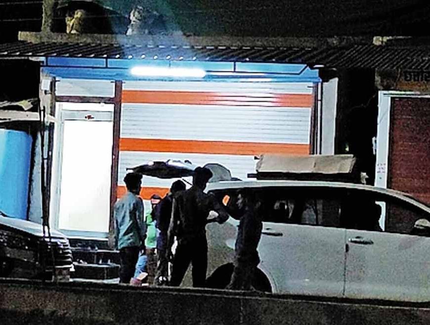माइंस ठेकेदार के ठिकानों पर Goods and Services Tax की रेड, दो गाड़ियों में पहुंची टीम ने जब्त किए अहम दस्तावेज