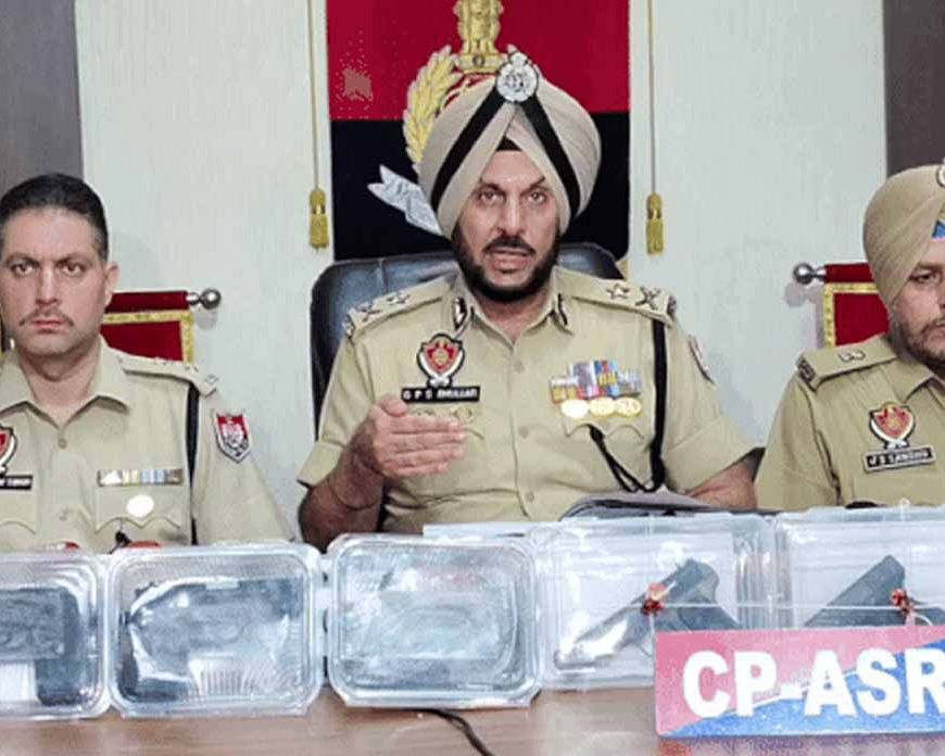 अमृतसर पुलिस की बड़ी कार्रवाई: अंतरराष्ट्रीय हथियार तस्करी नेटवर्क ध्वस्त, 4 आरोपी गिरफ्तार